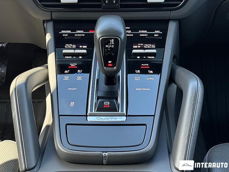 2019 Porsche Cayenne — Miniatură 14