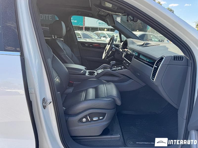 2019 Porsche Cayenne — Miniatură 6