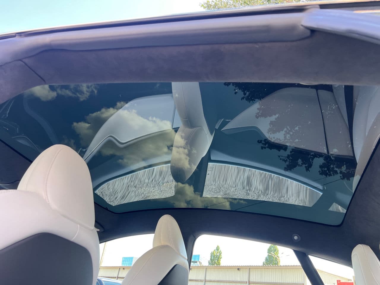 2020 Tesla Model S — Miniatură 17