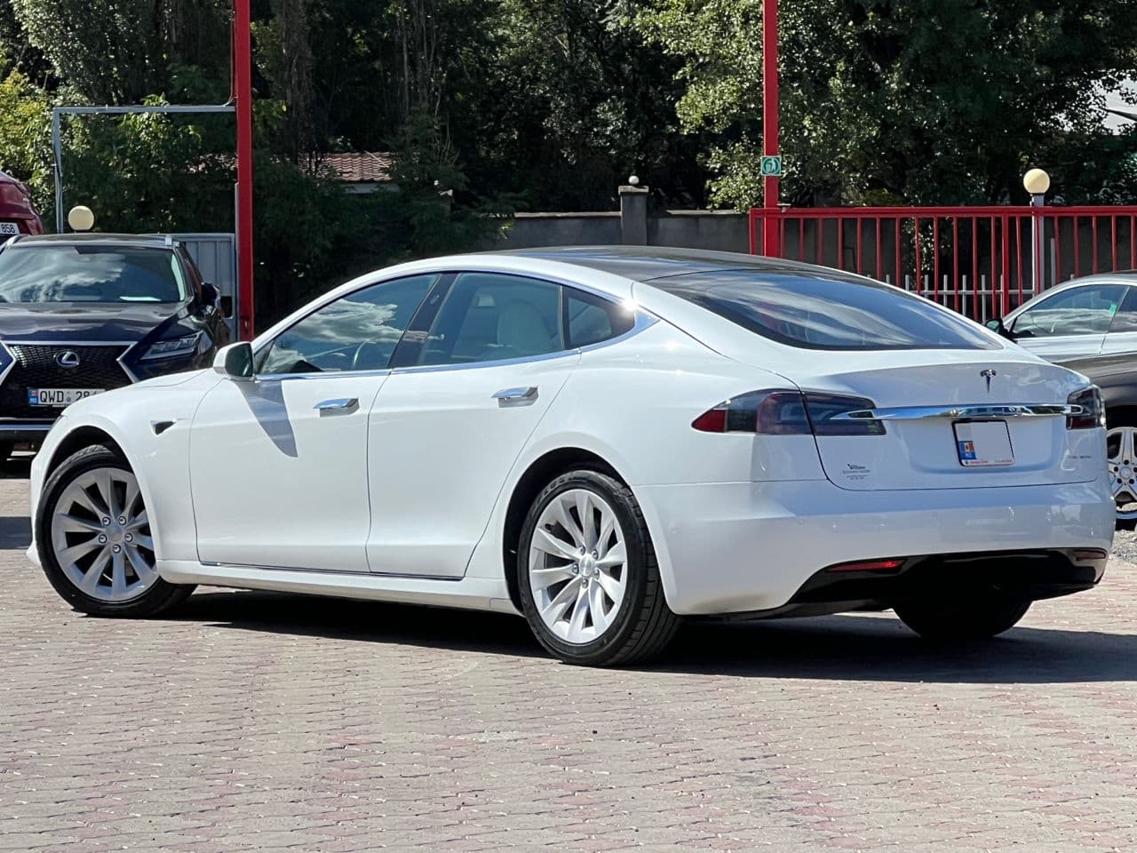 2020 Tesla Model S — Miniatură 3