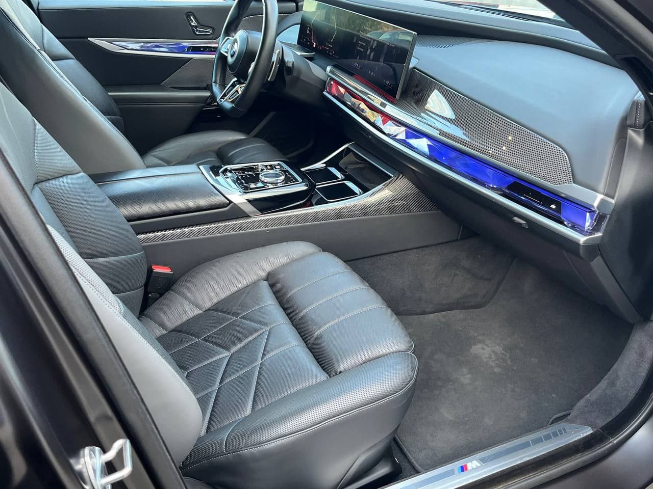 2023 BMW 740 — Miniatură 6