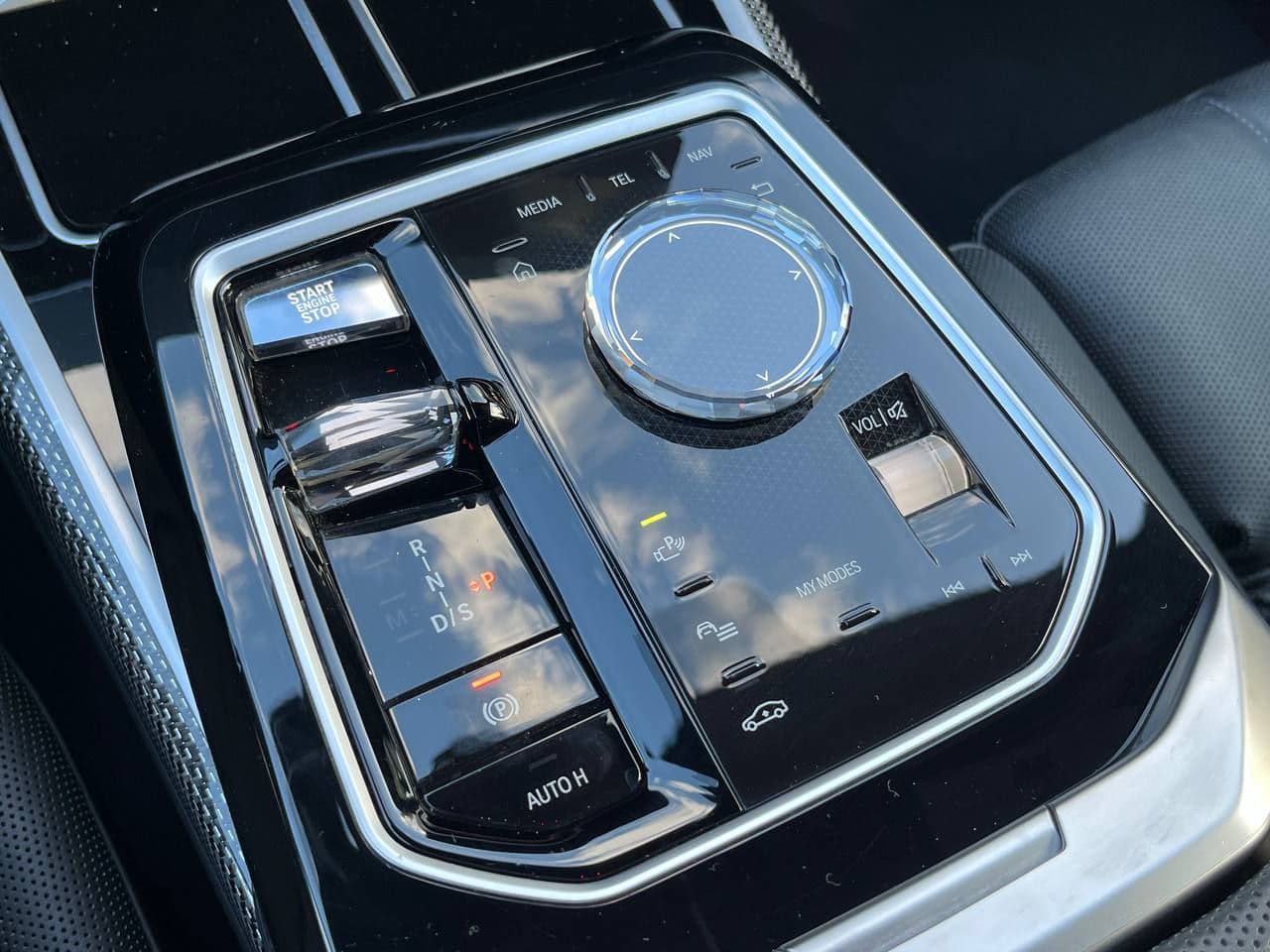 2023 BMW 740 — Miniatură 15