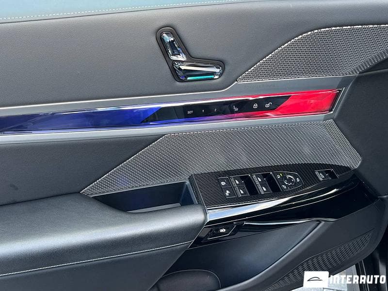 2023 BMW 740 — Miniatură 5