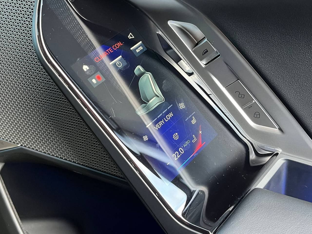 2023 BMW 740 — Miniatură 16