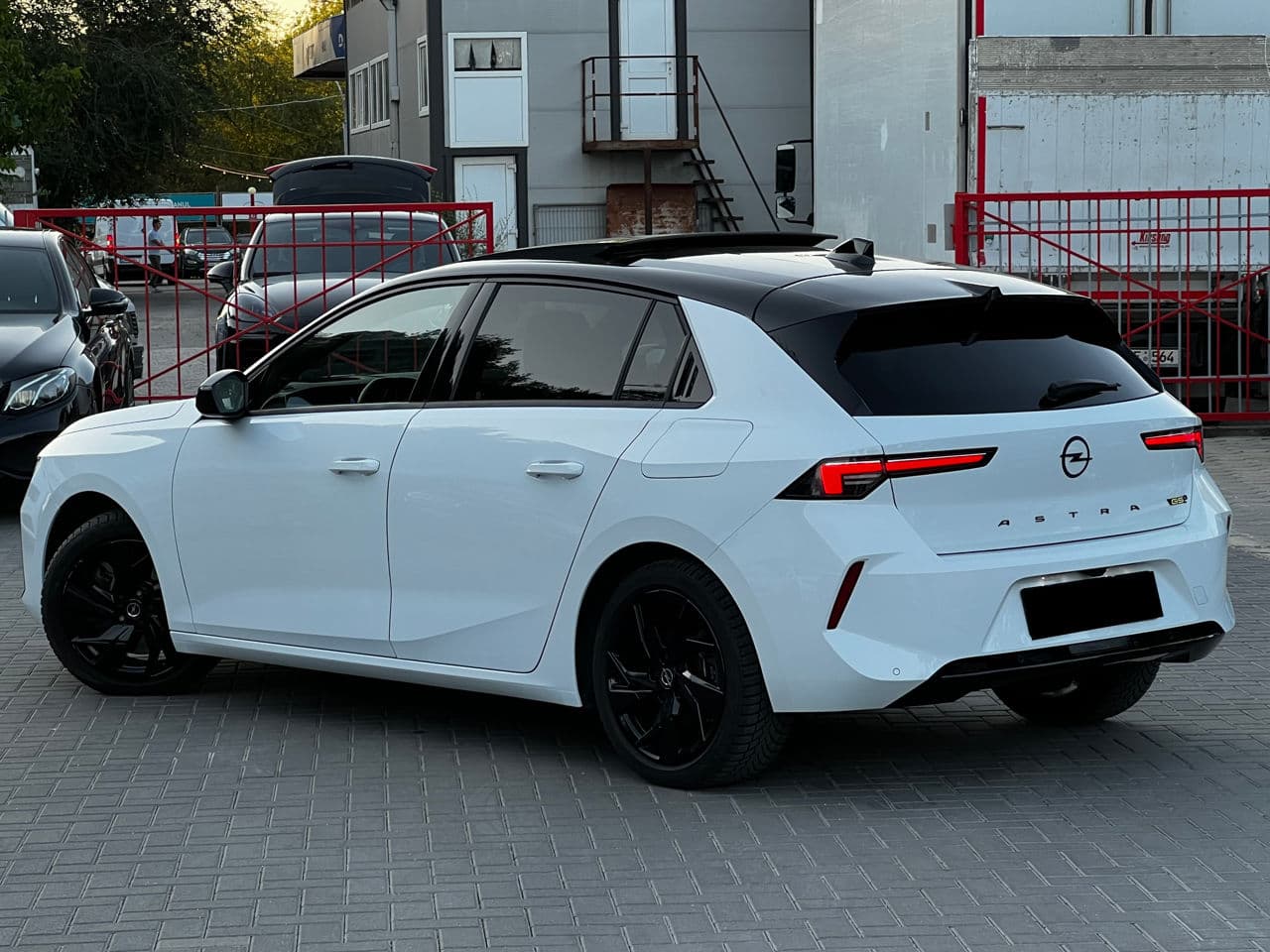 2022 Opel Astra — Miniatură 2