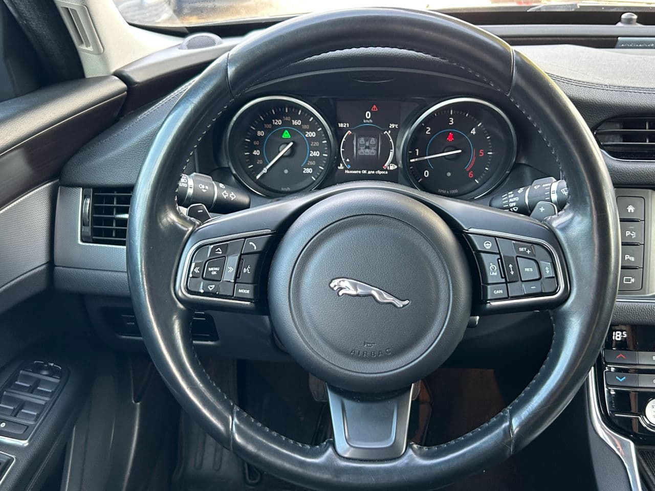 2015 Jaguar XF — Miniatură 12