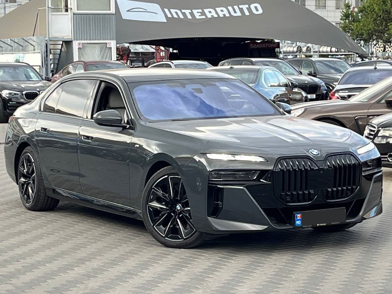 2022 BMW 740 — Miniatură 2