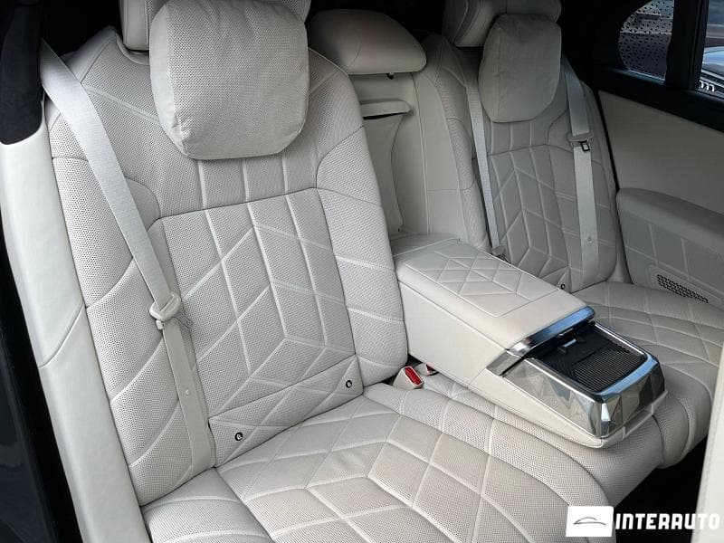 2022 BMW 740 — Miniatură 19
