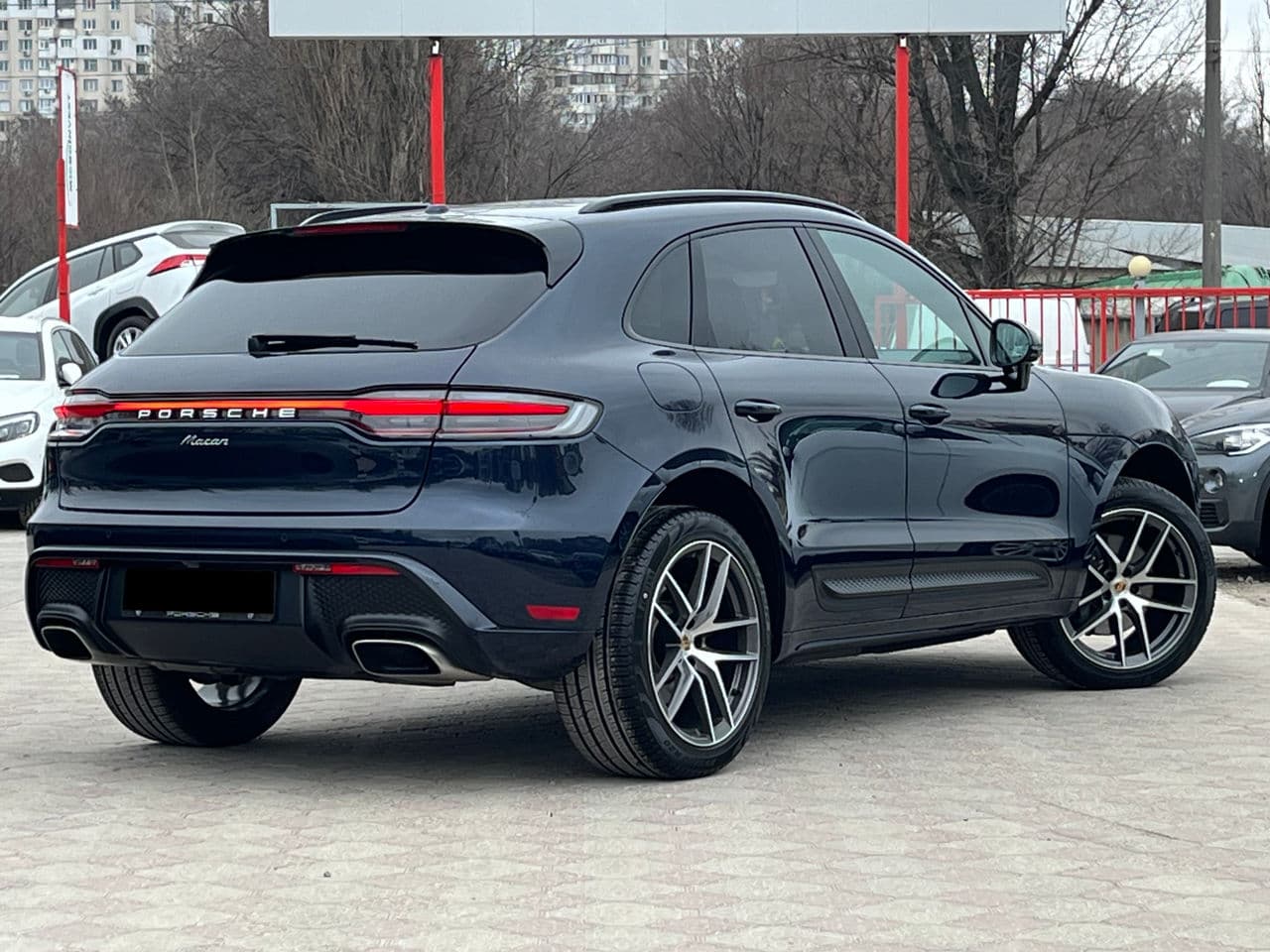 2022 Porsche Macan — Miniatură 2