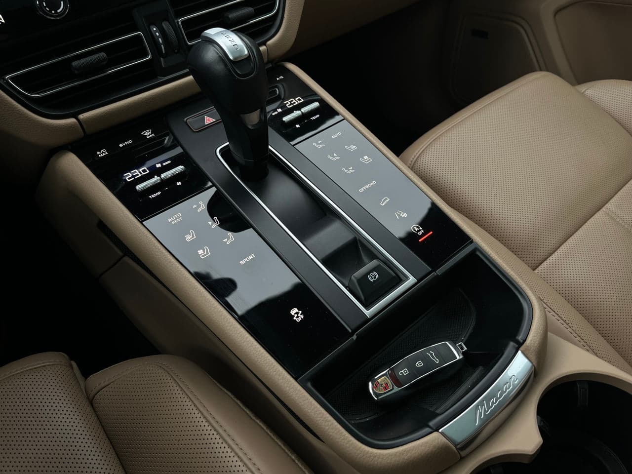 2022 Porsche Macan — Miniatură 16