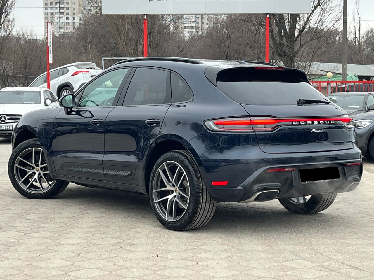 2022 Porsche Macan — Miniatură 3
