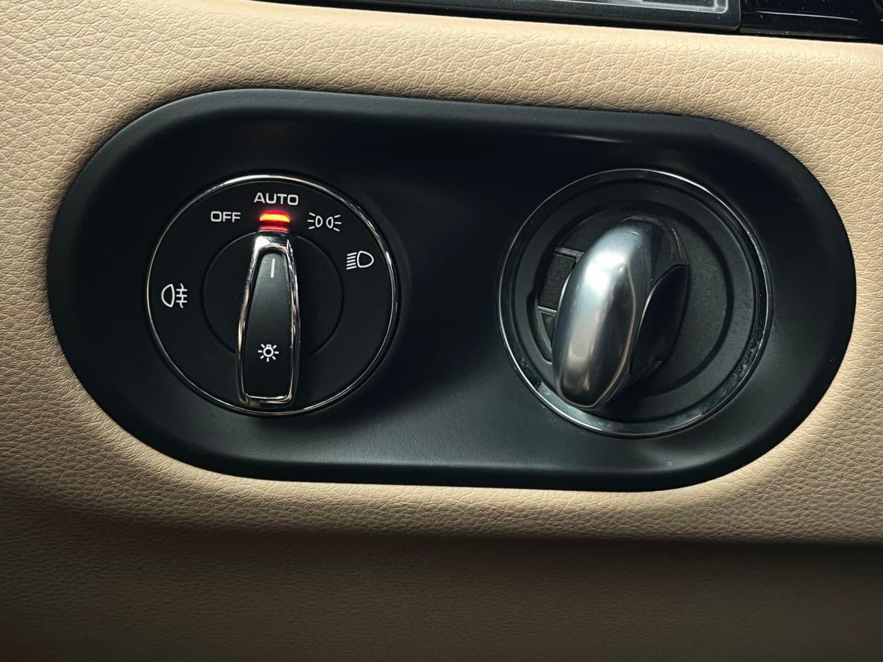 2022 Porsche Macan — Miniatură 11