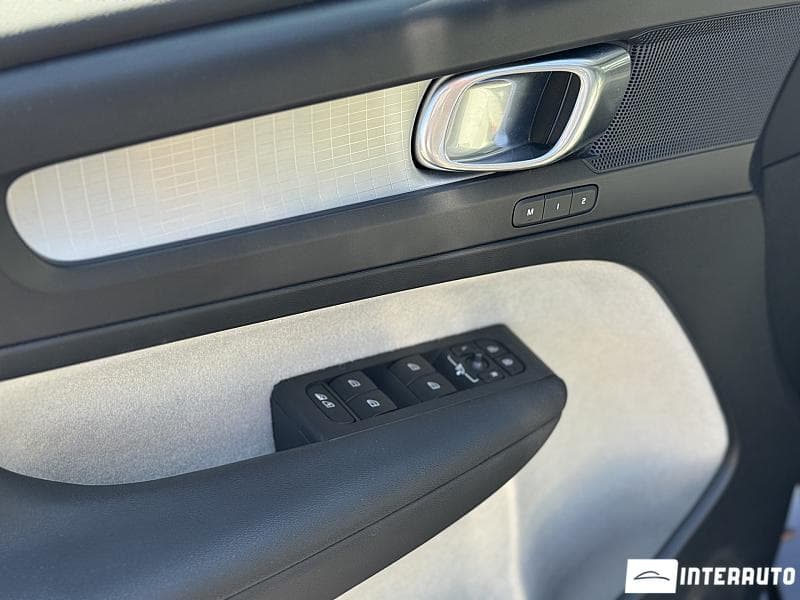 Volvo XC 40 2019 — Миниатюра 9