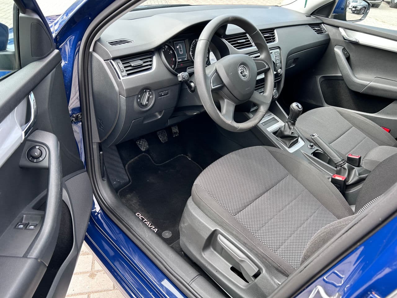 2014 Skoda Octavia — Miniatură 5