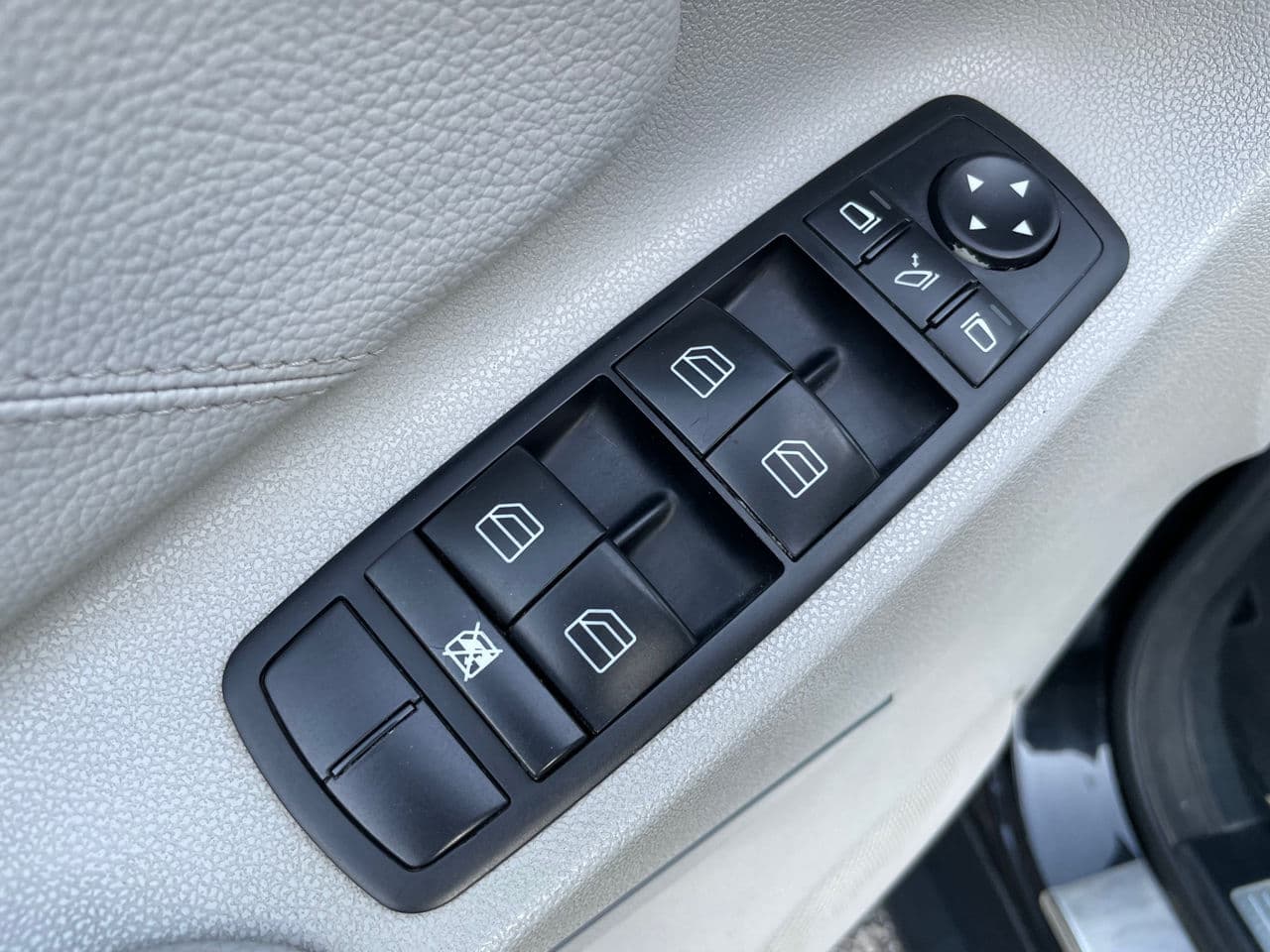 2009 Mercedes ML 320 — Miniatură 6