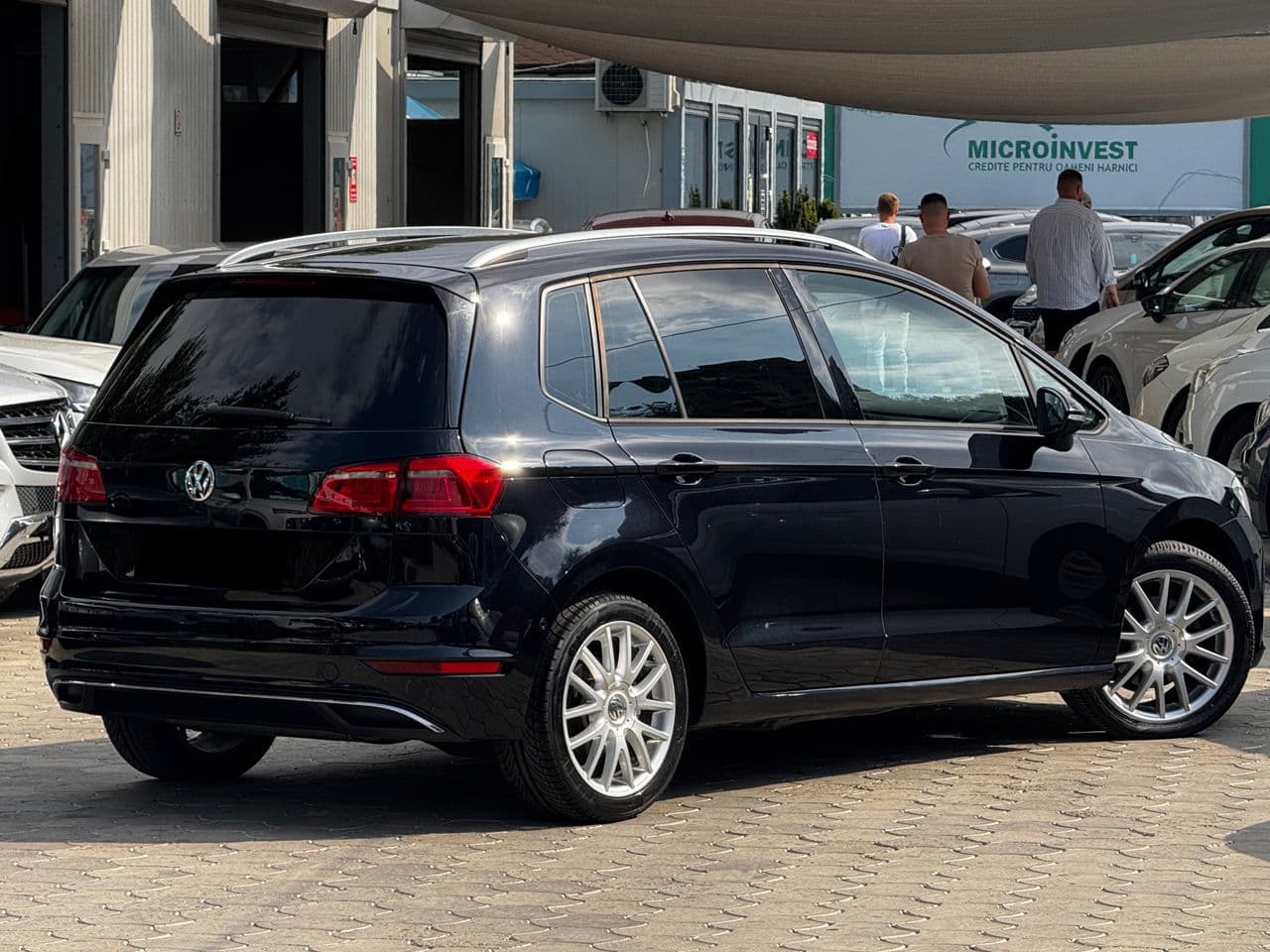 2016 Volkswagen Golf Sport Van — Miniatură 3