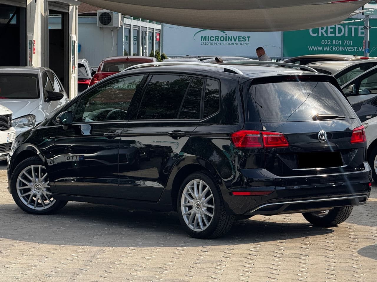 2016 Volkswagen Golf Sport Van — Miniatură 2