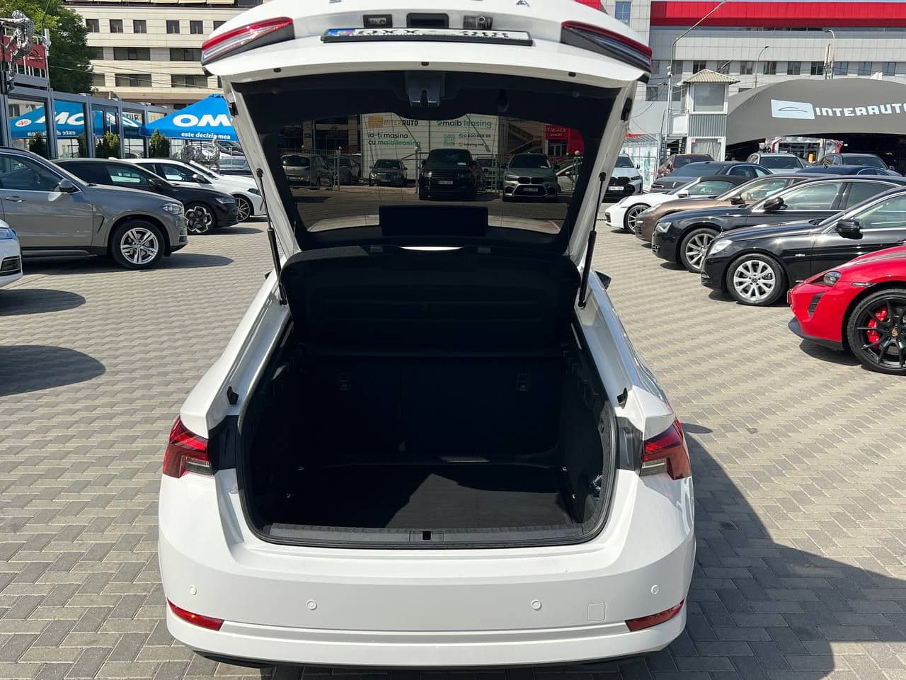 2023 Skoda Octavia — Miniatură 16