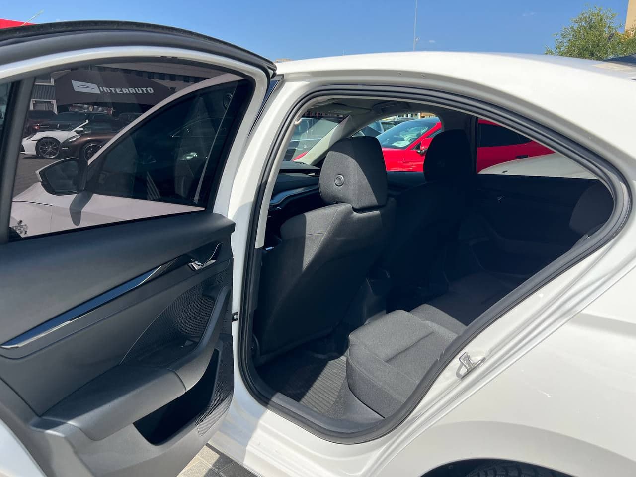 2023 Skoda Octavia — Miniatură 14