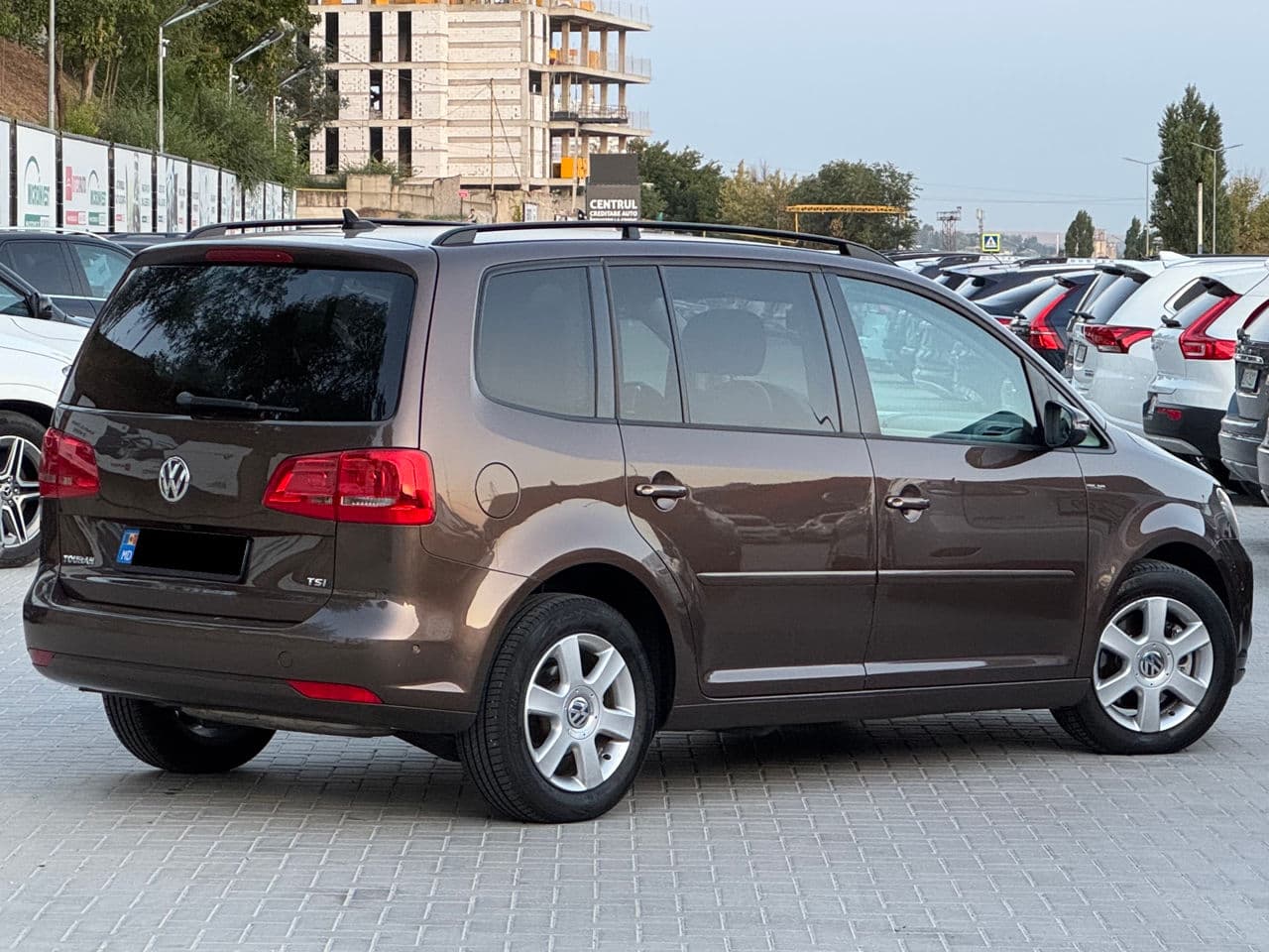 2012 Volkswagen Touran — Miniatură 3
