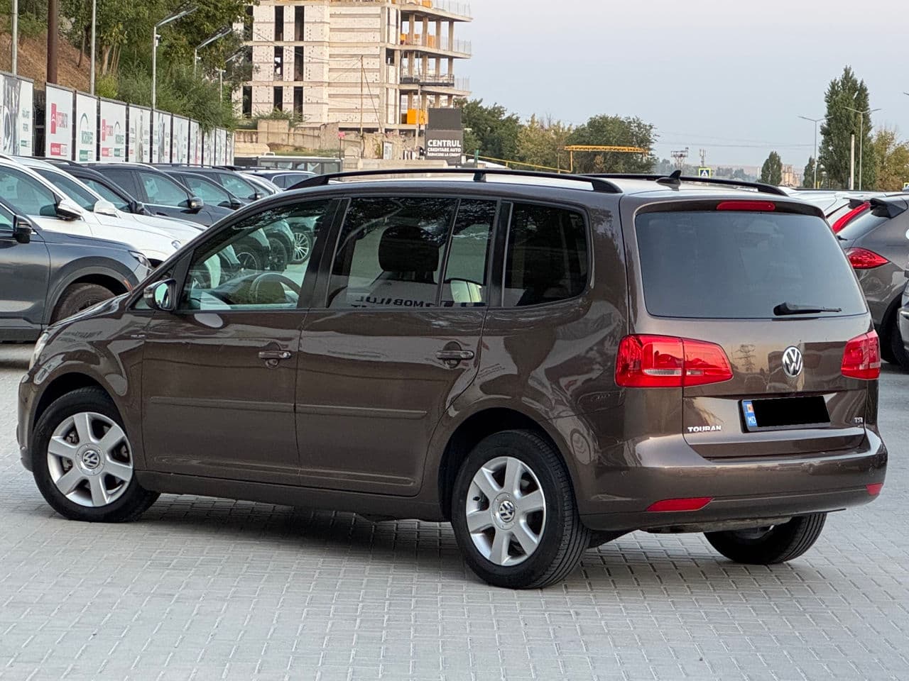2012 Volkswagen Touran — Miniatură 4