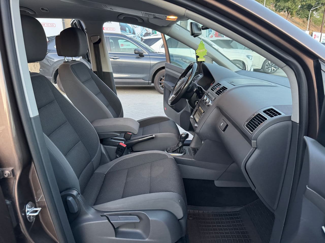 2012 Volkswagen Touran — Miniatură 15