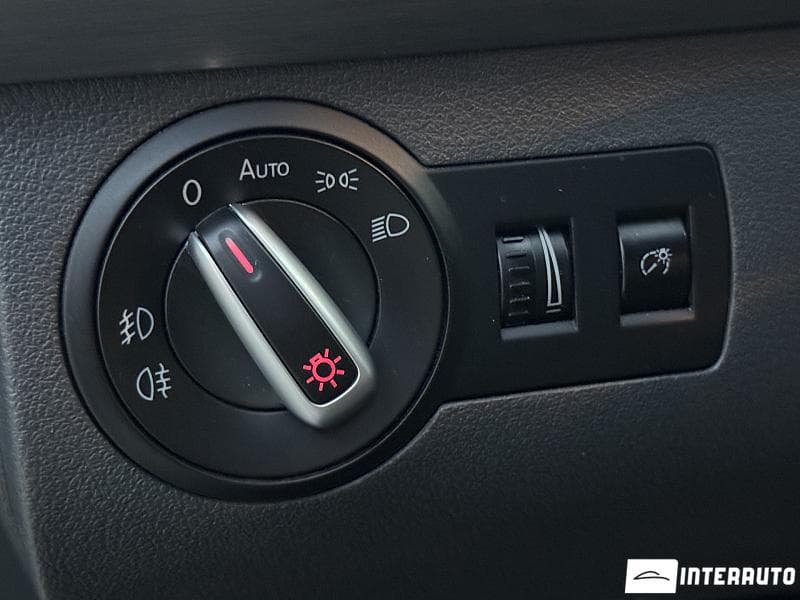 2012 Volkswagen Touran — Miniatură 18