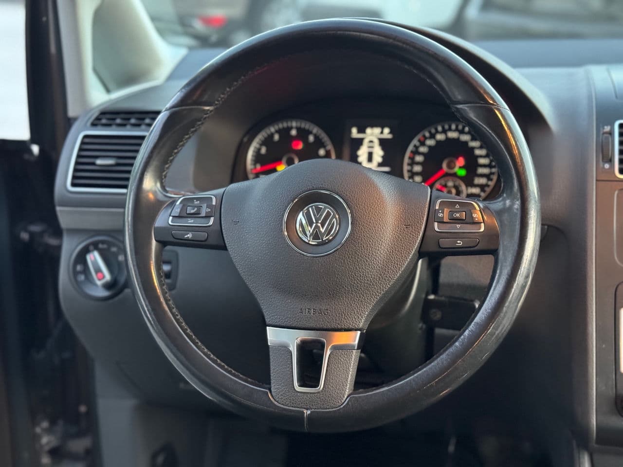 2012 Volkswagen Touran — Miniatură 7