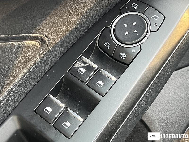 2018 Ford Focus — Miniatură 15