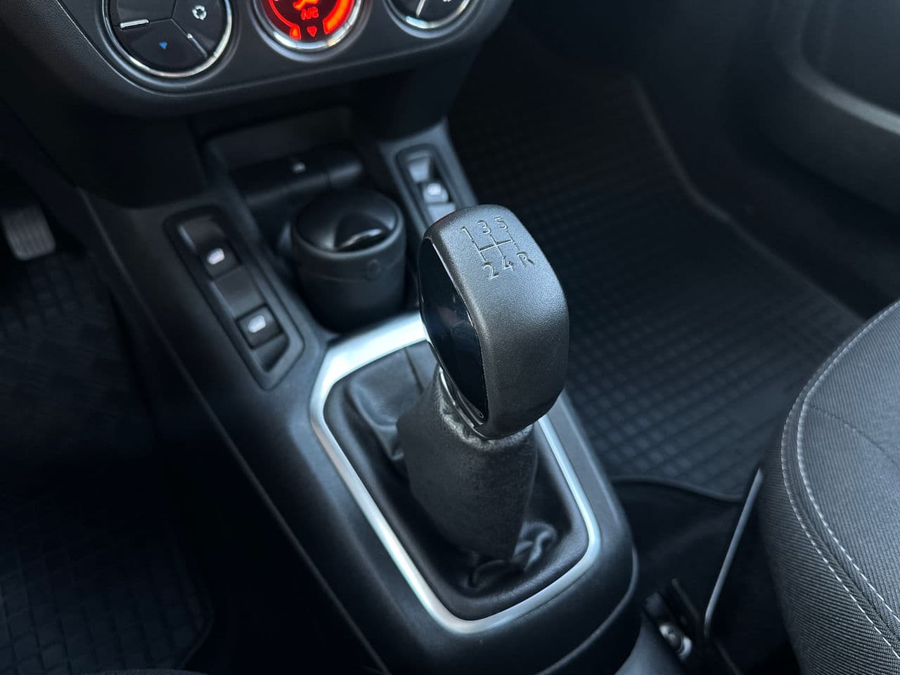 2022 Peugeot 301 — Miniatură 11