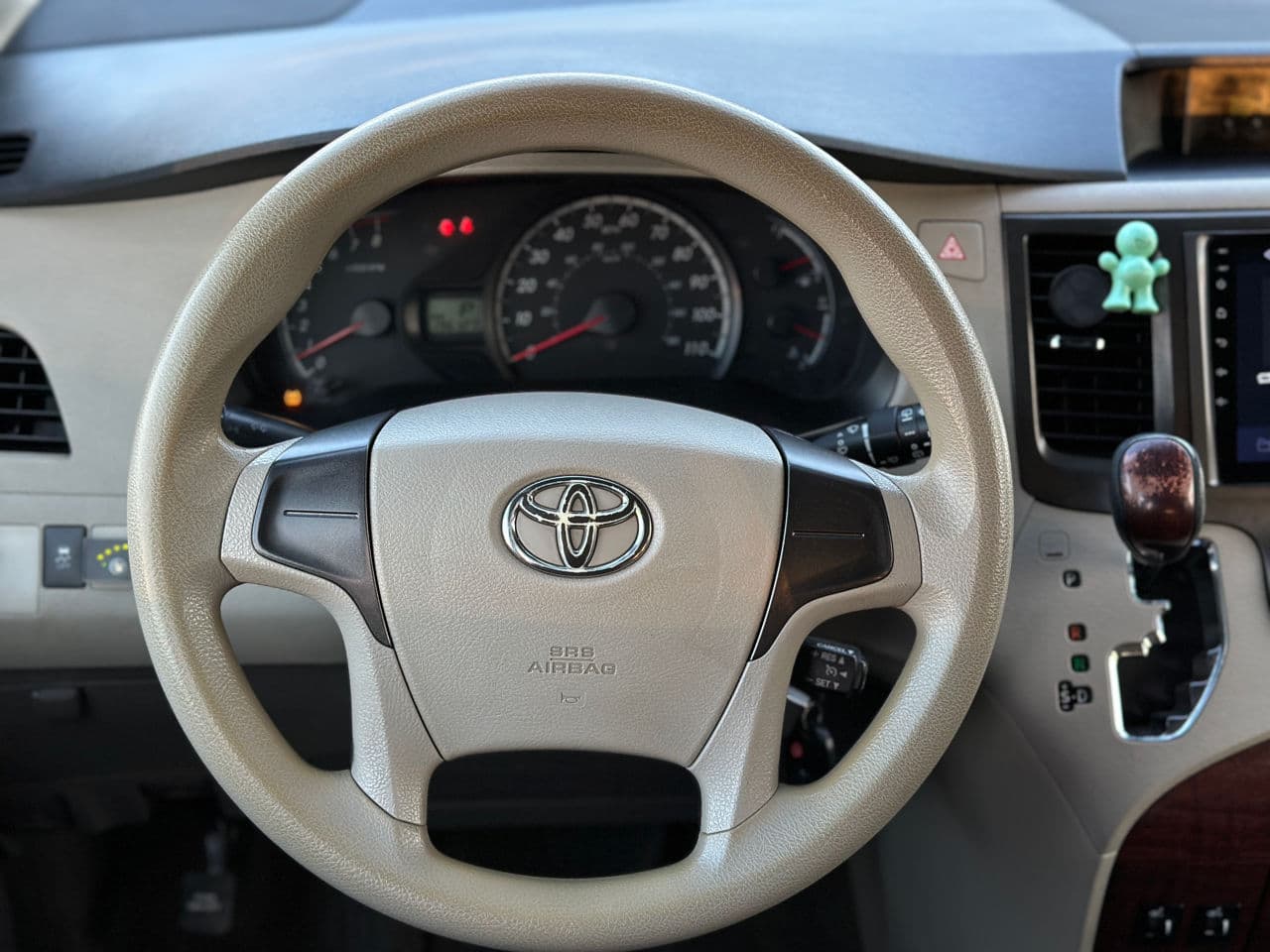 2011 Toyota Sienna — Miniatură 9