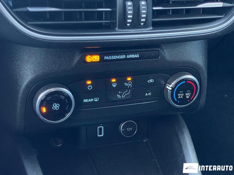 2018 Ford Focus — Miniatură 13