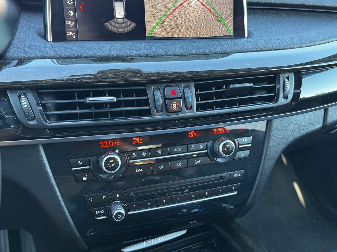 BMW X5 4.0e 2018 — Миниатюра 11