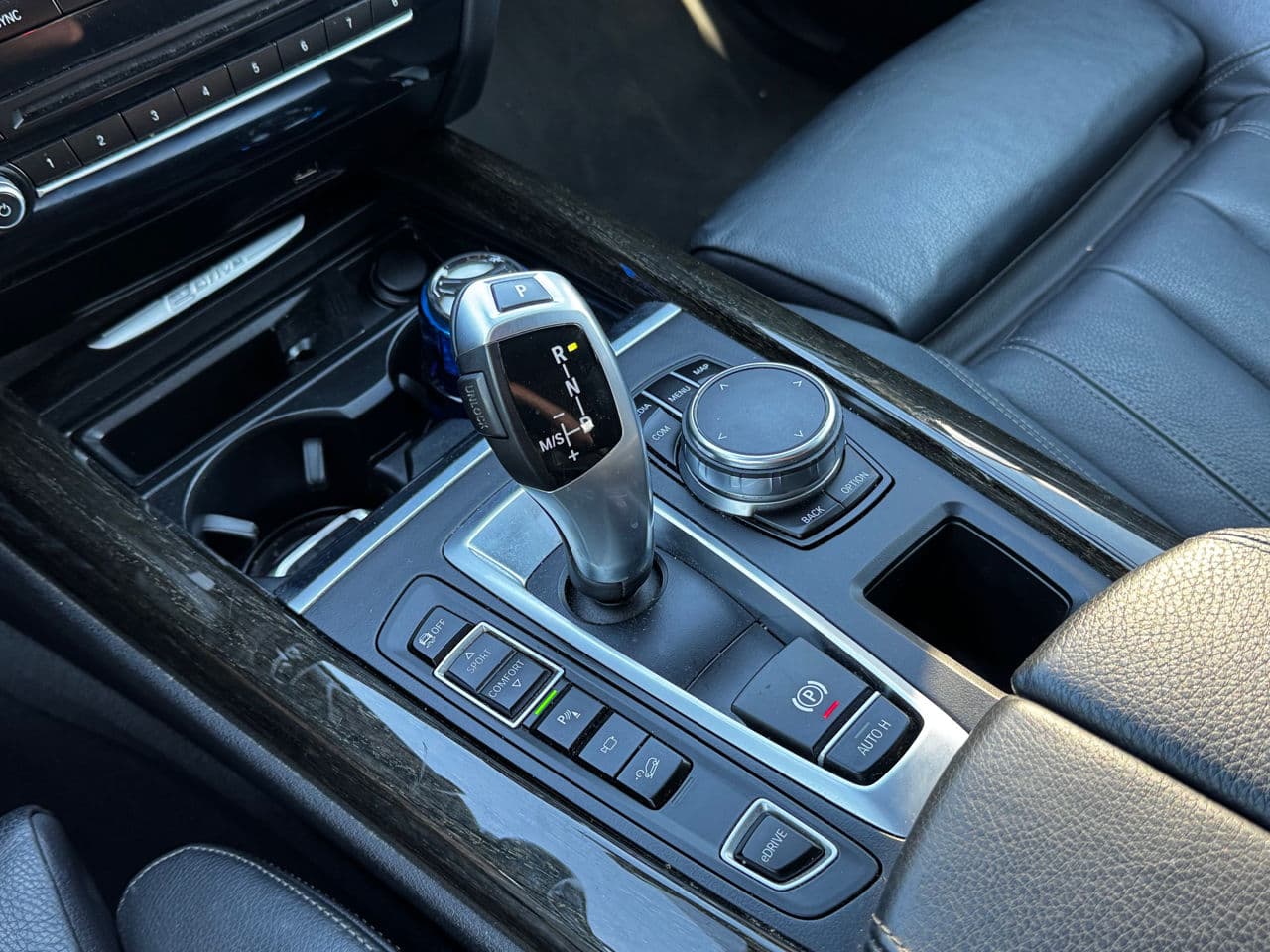 BMW X5 4.0e 2018 — Миниатюра 17