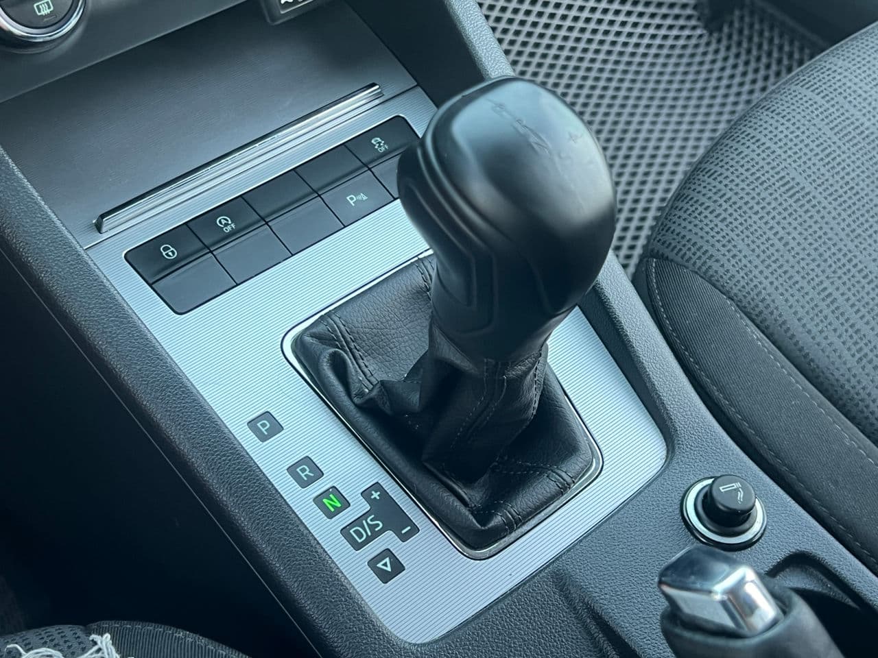2016 Skoda Octavia — Miniatură 12