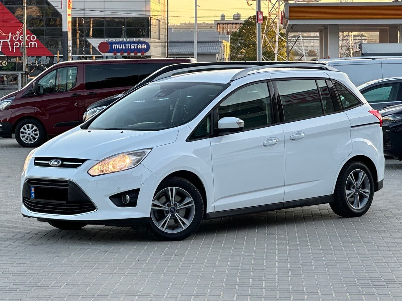2014 Ford Grand C-MAX — Miniatură 2