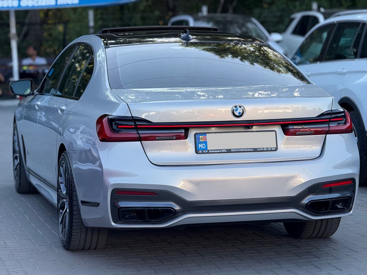 2017 BMW 740e — Miniatură 4