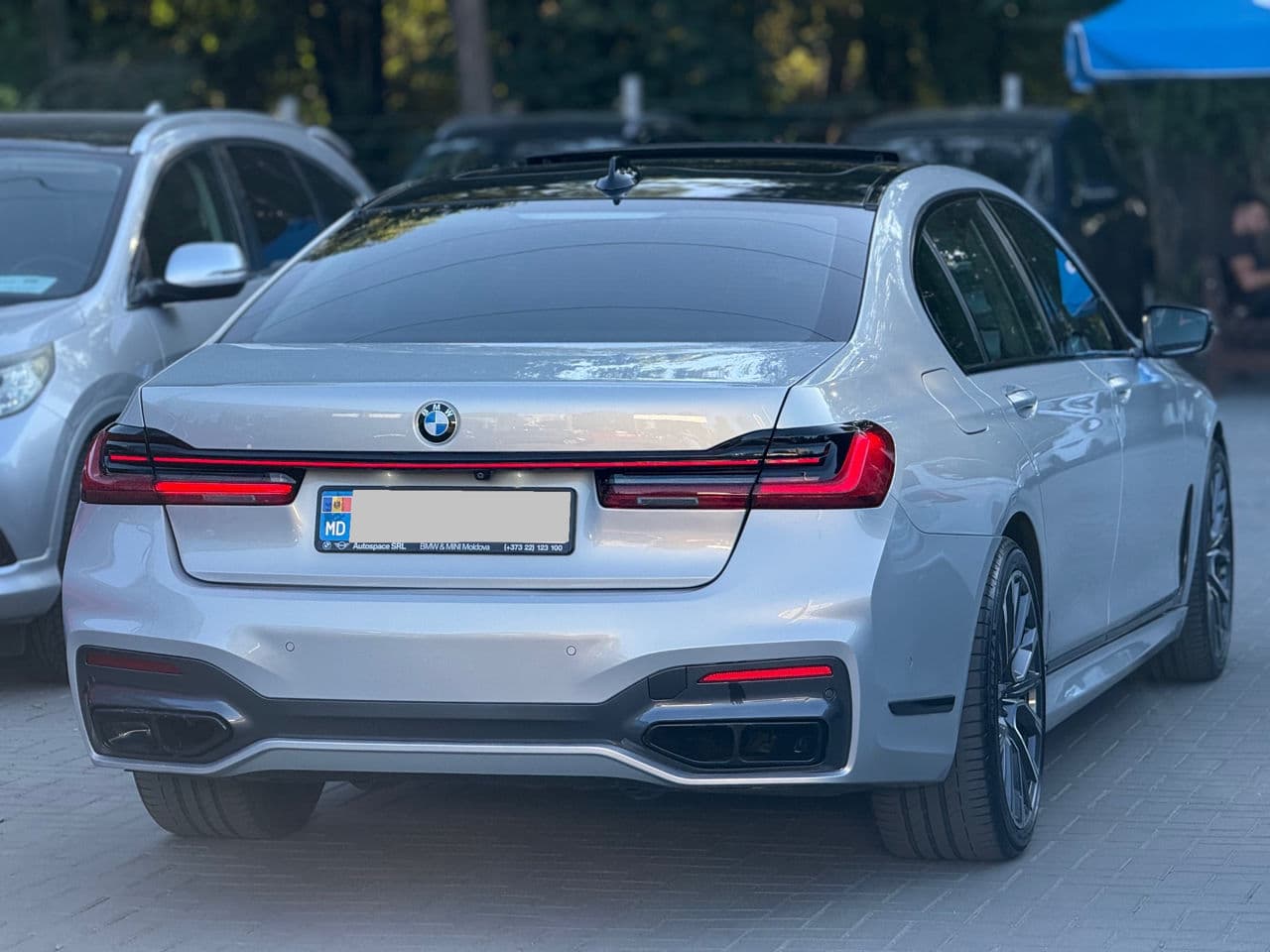 2017 BMW 740e — Miniatură 2