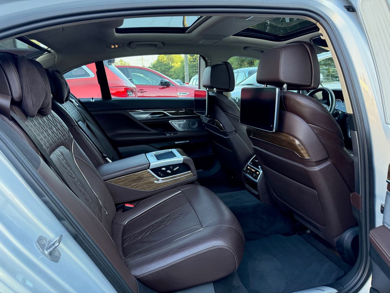 2017 BMW 740e — Miniatură 19