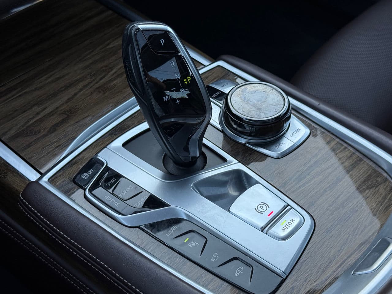 2017 BMW 740e — Miniatură 16