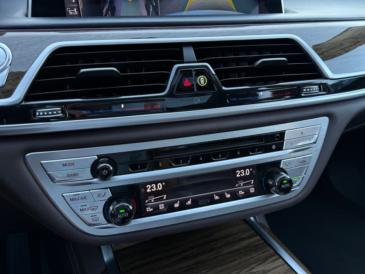 2017 BMW 740e — Miniatură 15