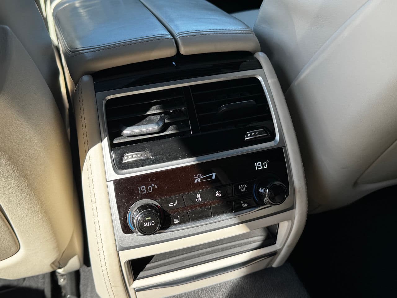 2019 BMW 740 — Miniatură 17