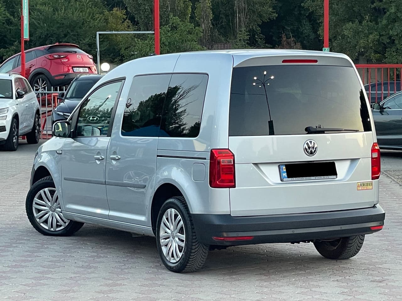 2016 Volkswagen Caddy — Miniatură 2