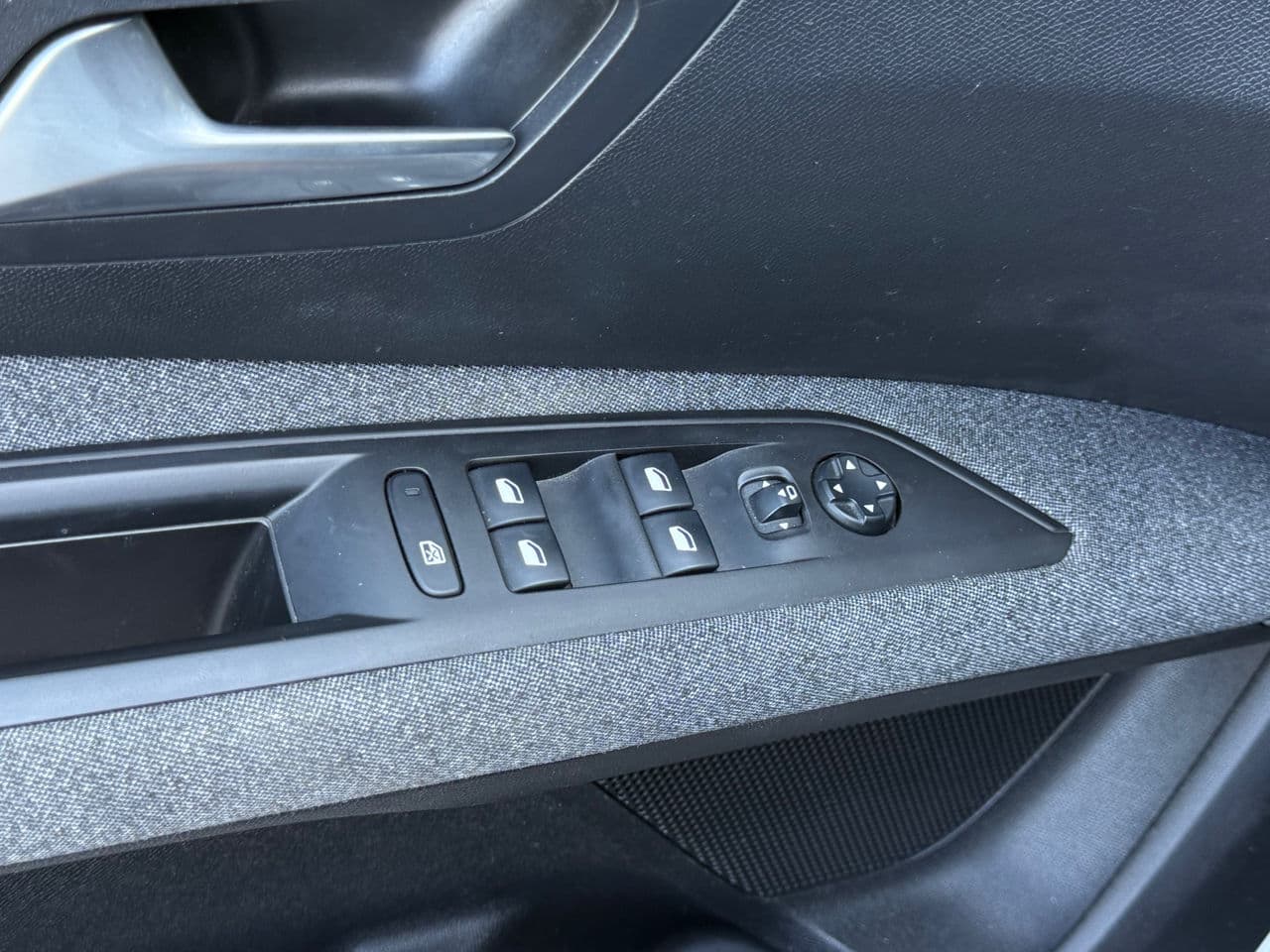 2020 Peugeot 3008 — Miniatură 6