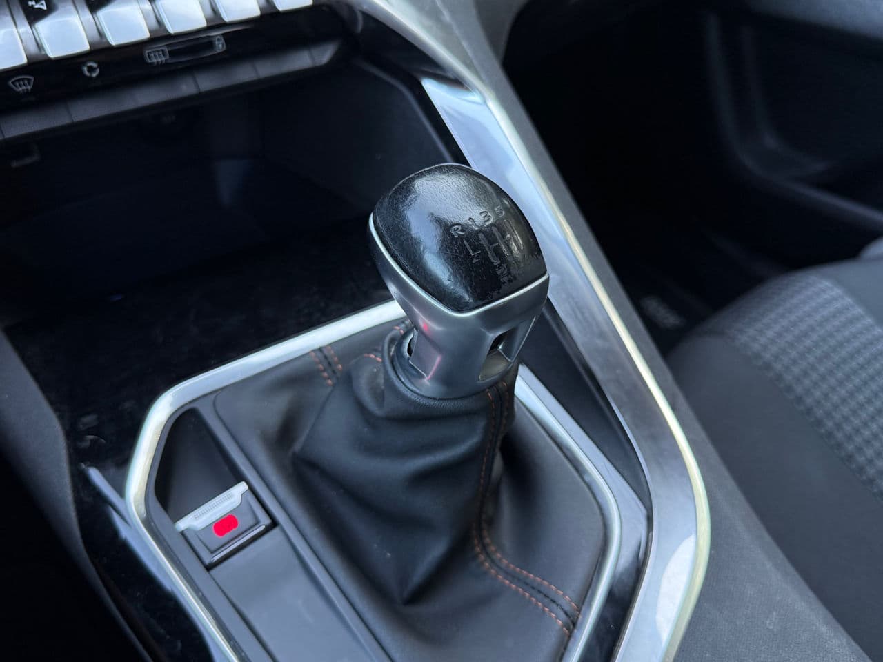 2020 Peugeot 3008 — Miniatură 12