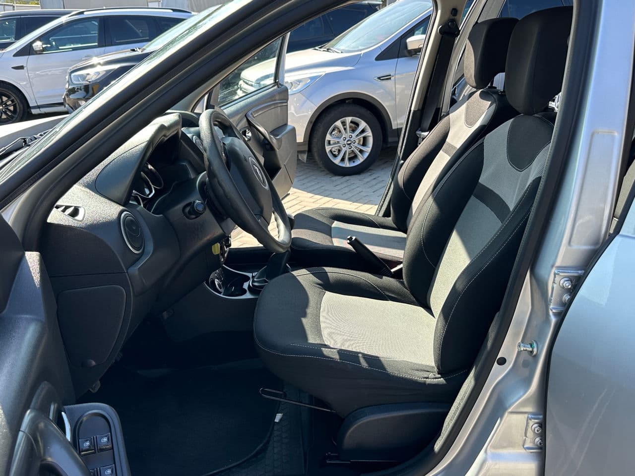 2015 Dacia Duster — Miniatură 5
