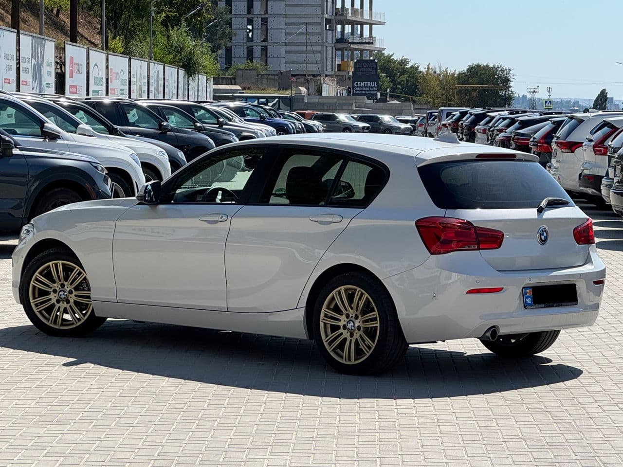 2016 BMW 116 — Miniatură 4
