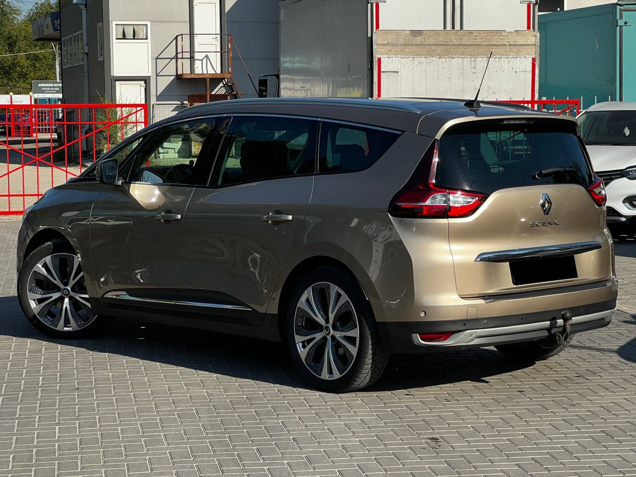 2018 Renault Grand Scenic — Miniatură 2