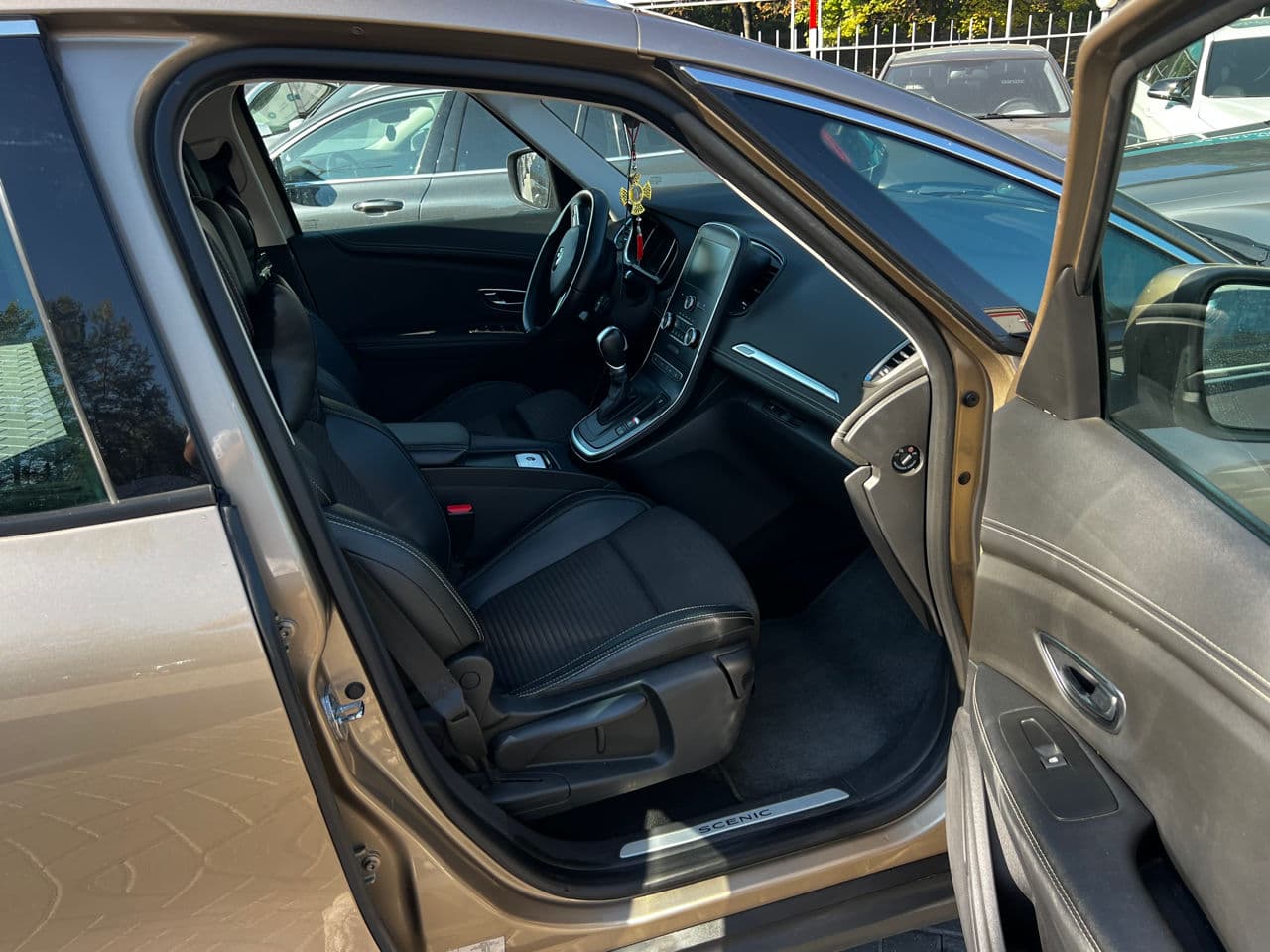2018 Renault Grand Scenic — Miniatură 7
