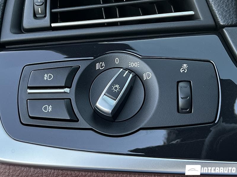 2016 BMW 520 — Miniatură 16